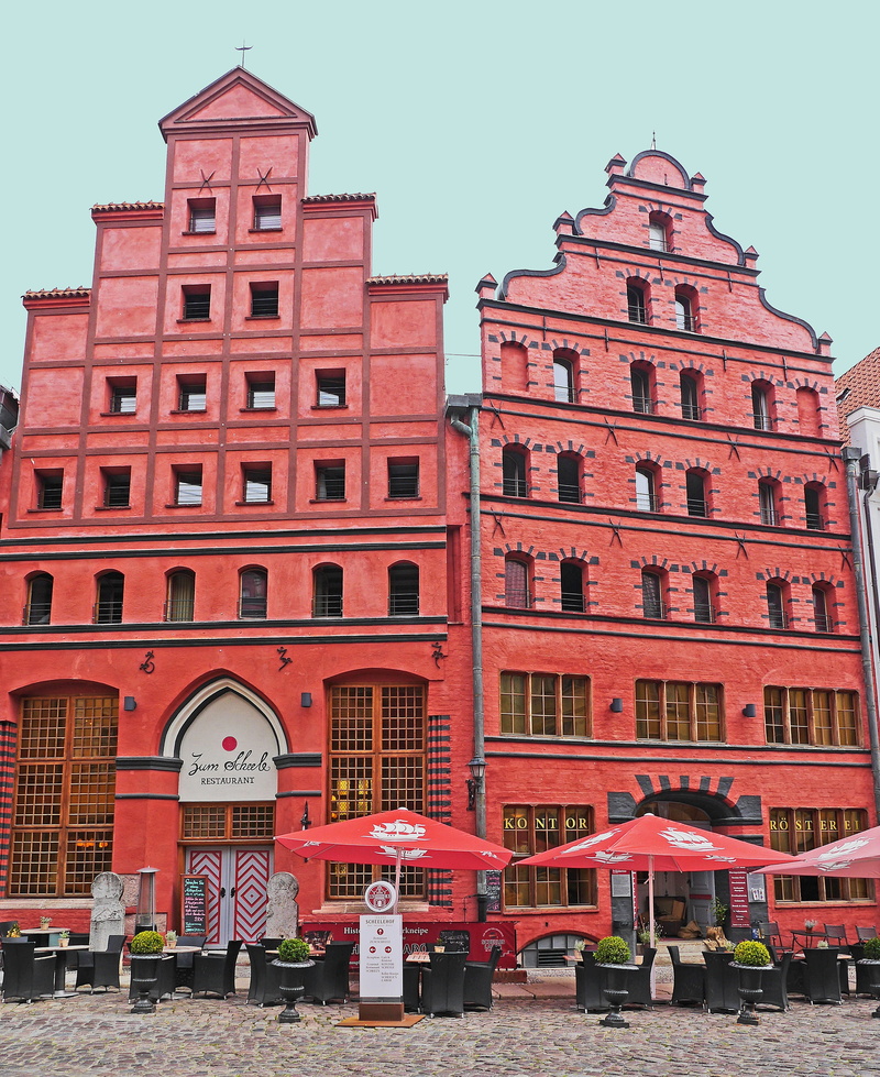 stralsund, outside catering, travel, historic center, travel destinations, street, clear sky, historic house, restaurants, pink color, red, building, built structure