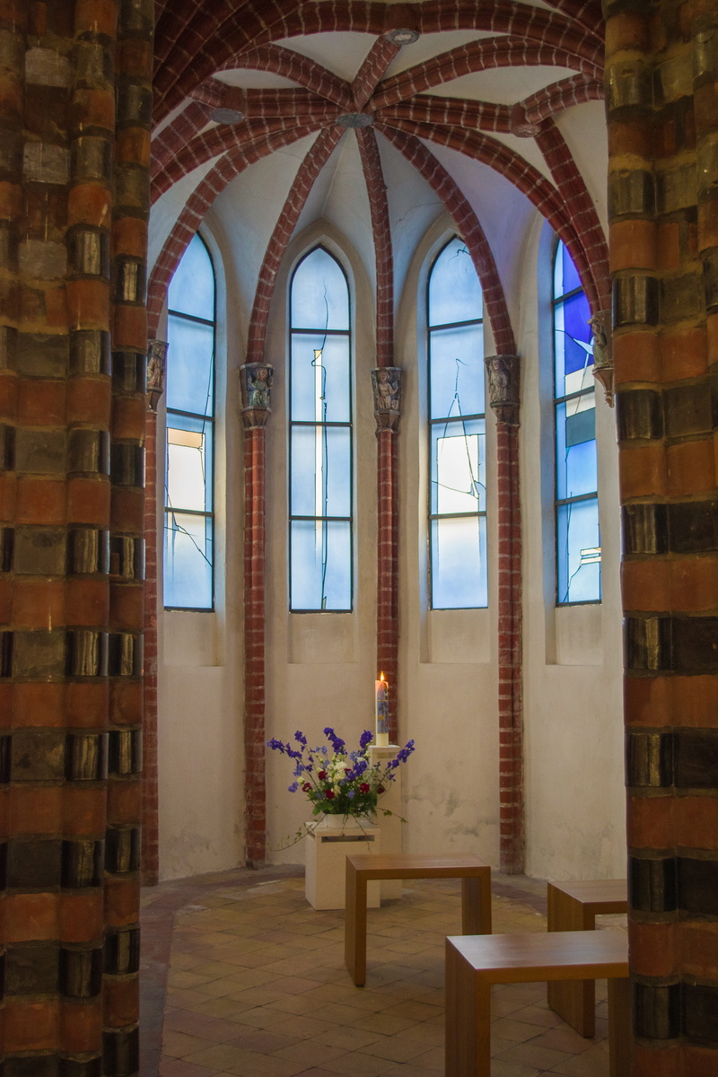interior view, rest, christian, stralsund, religion, window, 5K, christianity, blue, germany, light, flower, sit, architecture, built structure, nature