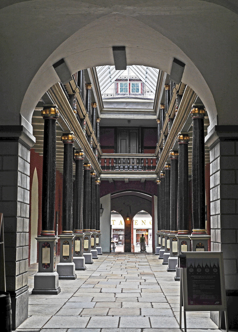 4K, built structure, religion, adult, archway, women, real people, the way forward, binnenhof, parapet, stralsund, men, building, wooden construction