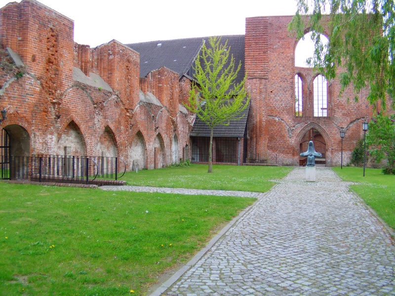 sky, growth, monastery, 2K, built structure, the past, baltic sea, stralsund, tree, nature, wall, green color, grass, day, plant, outdoors, history, no people