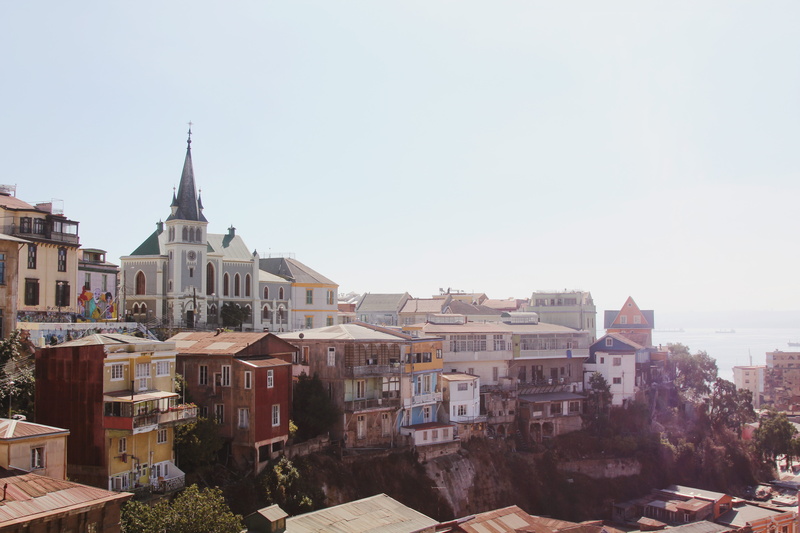 copy space, residential district, clear sky, history, cityscape, religion, 5K, built structure, town, spirituality, building exterior, landmark, nature