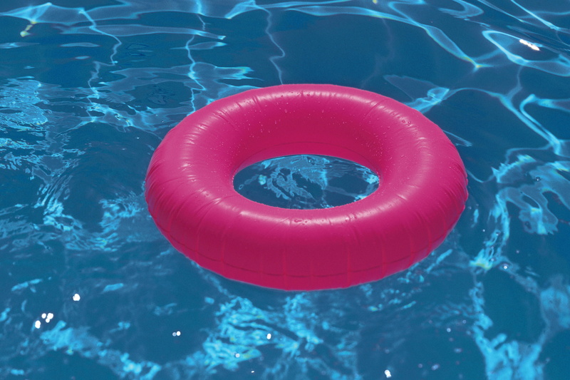 circle, floating, close-up, blue, outdoors, fun, sea, security, tube, swimming, nature, tubing, geometric shape, range, red, inflatable, sport, buoy, pool