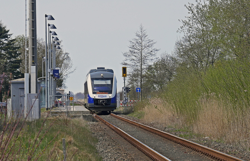 train - vehicle, railroad Track, single-track, people Traveling, nwb, rail transportation, tree, diesel railcar, journey, sky, public transportation, Branch Line