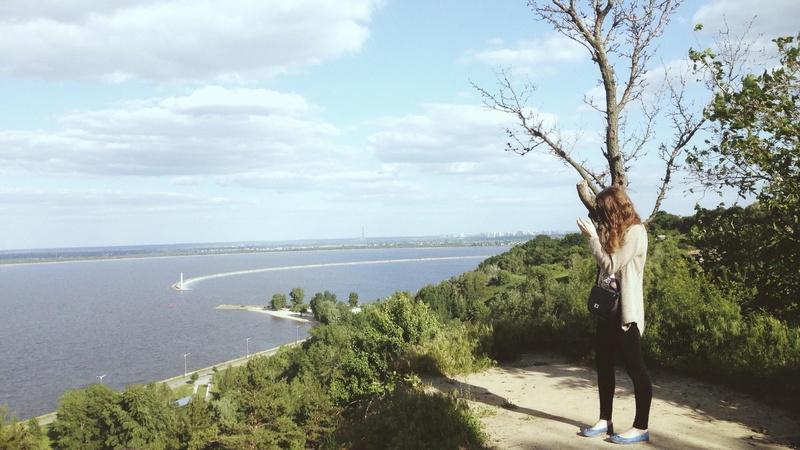 pechersky, sea, three, tranquil scene, plant, cloud - sky, sun, iphone, scenics - nature, looking at view, one person, vscocam, apple, rear view, photographer