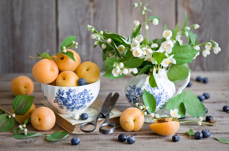 organic, apricots, juice, summer, ripe, vitamin, sweet Food, indoors, flower, drink, peach, leaf, dessert, plant part, fruit, dieting, gourmet, cup, food