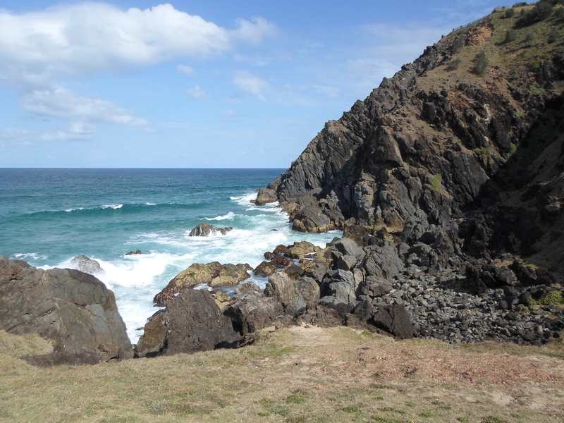 australia, no people, ocean, solid, byron bay, rock - object, water, beauty in nature, beach, rock, tranquil scene, sea, 4K, horizon, rocky coastline