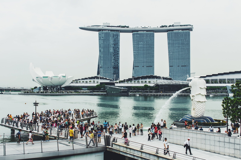 women, marina, nature, family, bay, office building exterior, singapore, large group of people, real people, buildings, landscape, men, ocean, statue, sea
