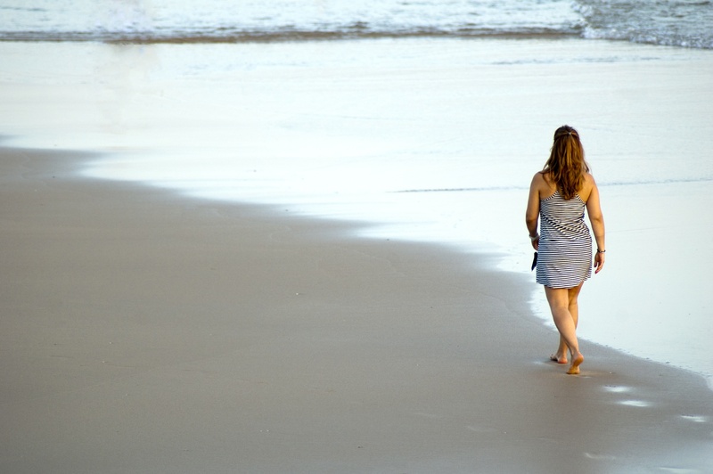 gray, real people, leisure activity, women, female, walking, surface, looking at view, ride, quiet, hair, sand, summer, sea, vacations, rear view, standing
