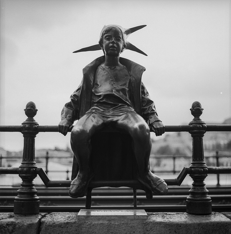 day, travel, sculpture, little, one person, outdoor, danube, urban, attraction, representation, environment, street, front view, metal, full length, buda