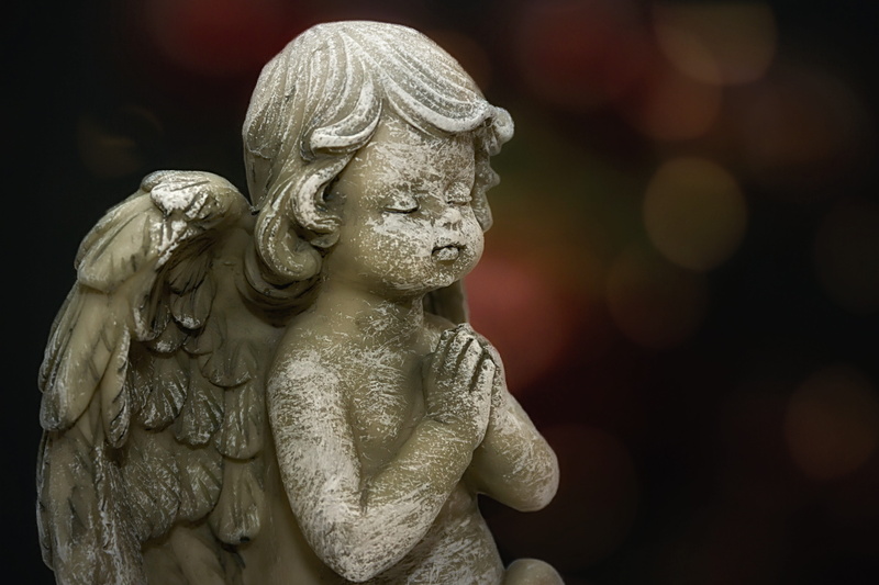 close-up, stone, heavenly, day, figurine, creativity, female likeness, face, religion, figure, 5K, statue, cemetery, male likeness, angel figure, stone figure