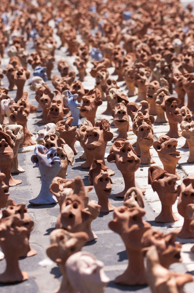 statue, togetherness, little, day, figurine, real people, group of people, decor, large group of people, representation, creativity, ceramic, 2K, high angle view