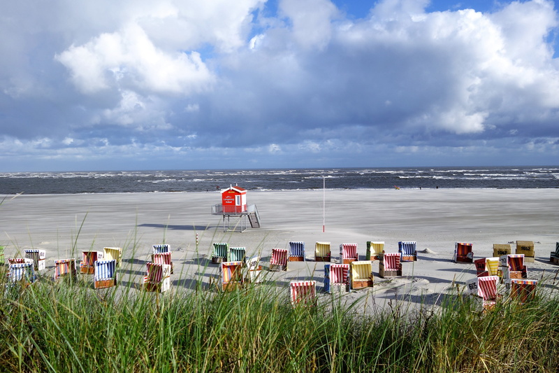 outdoors, waters, grass, sky, beach chair, cloud - sky, tranquility, sea, beauty in nature, hooded beach chair, nature, horizon over water, beach, 5K