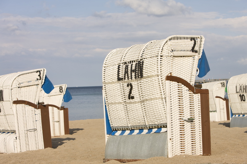 sunlight, cloud - sky, sand, 5K, building exterior, no people, holiday, beauty in nature, outdoors, baltic sea, wind protection, day, scenics - nature