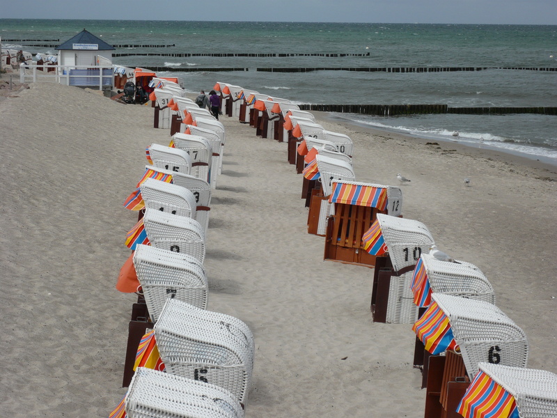 crowd, hooded beach chair, stormy, real people, summer, high angle view, large group of people, in a row, vacations, formation, land, horizon, beach chair