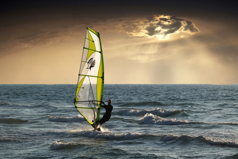 beauty in nature, horizon over water, leisure, 4K, lifestyles, beach, motion, wind, skill, waves, fun, ocean, windsurfing, sport, seascape, recreation