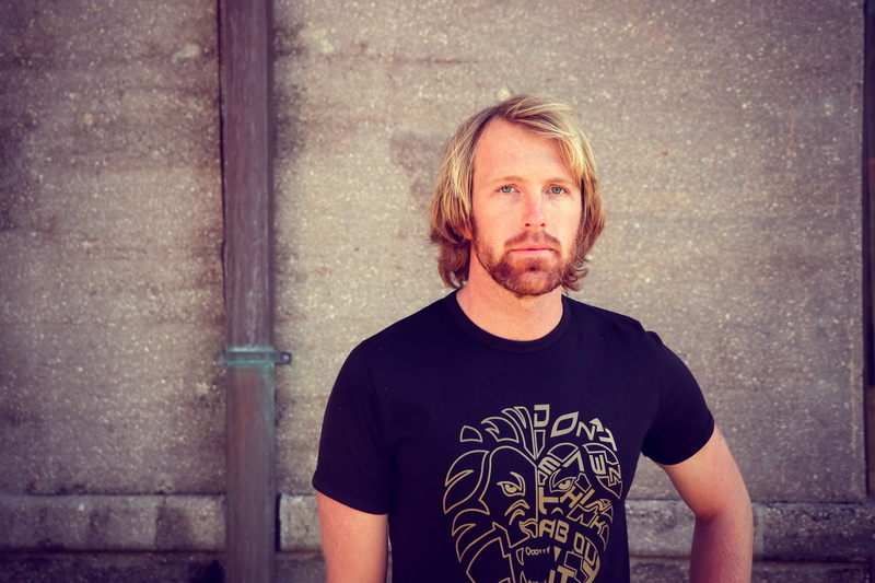 facial hair, head, hipster - person, real people, man, black, shirt, face, serious, wall, neck, contemplation, men, person, male, blond hair, 5K, t, depression - sadness