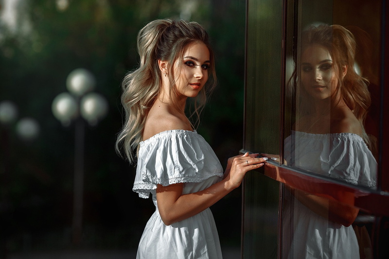 reflection, 1080P, blonde, in white, Kristina, bokeh, beauty, dress, portrait, makeup, Andrey Metelkov, the sun, look, hairstyle, glass