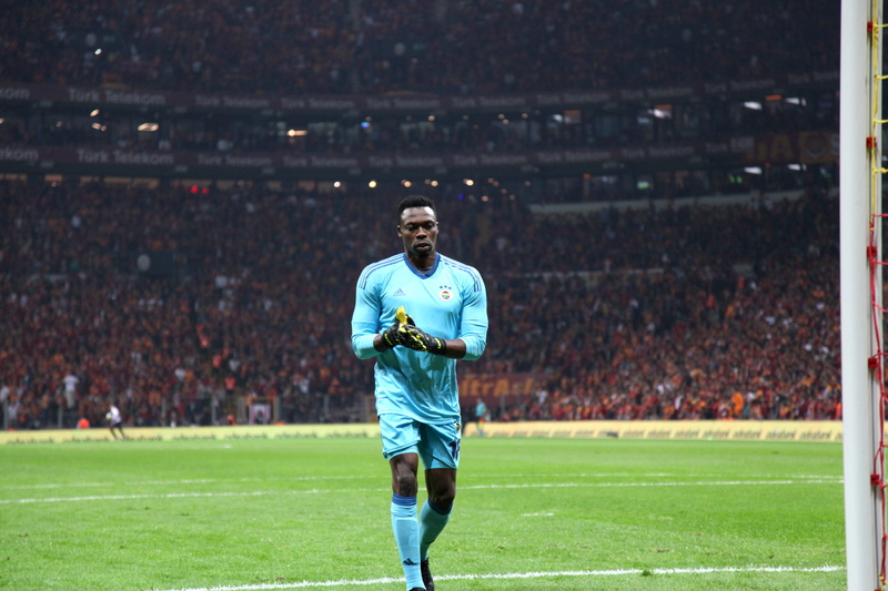 fenerbahce, one person, full length, athlete, 5K, carlos kameni, sportsman, soccer player, derby, motion, adult, young adult, stadium, focus on foreground