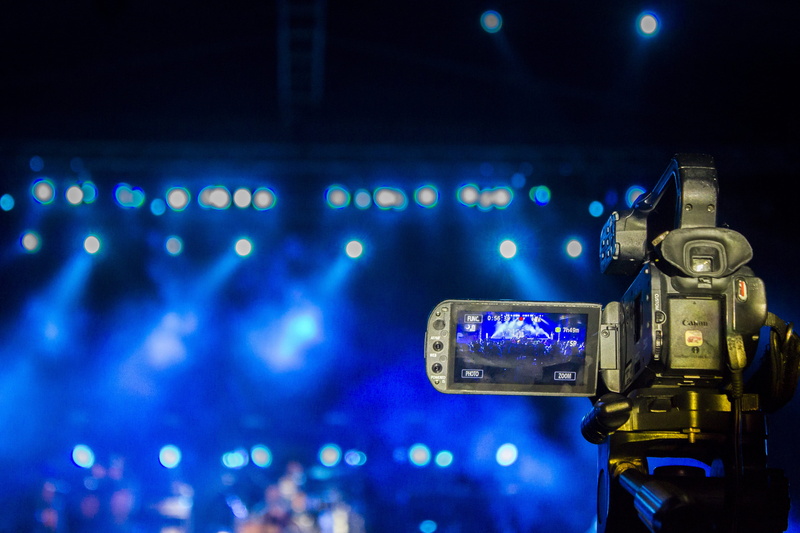 stage, filming, diffusion, night, arts culture and entertainment, tv, videographer, performance, event, television show, technology, communication, lighting equipment