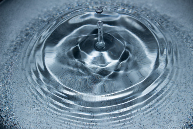 drops of zing, 5K, blue, geometric shape, abstract, shape, motion, full frame, close-up, drop of water, drip, squirts, purity, pool, clean, rippled, wave