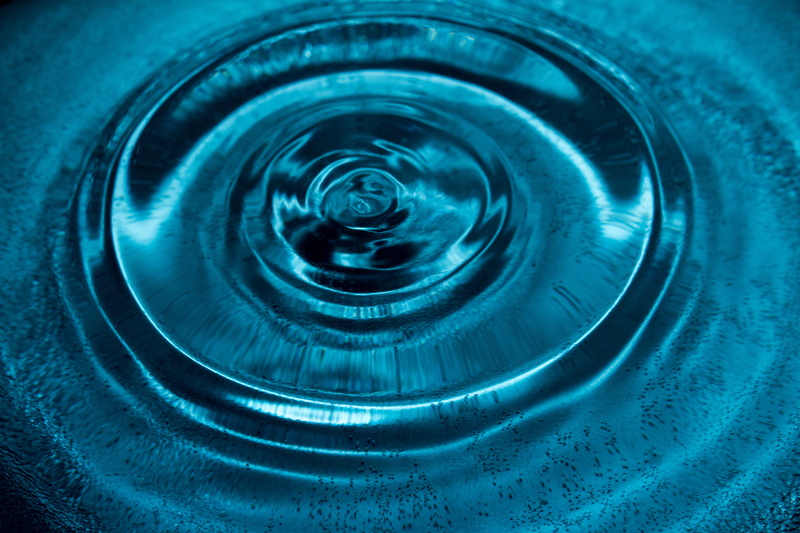 time, no people, clean, kitchen, snapshot, drops capture, 5K, indoors, circle, squirts, light, domestic kitchen, concentric, full frame, form, liquid