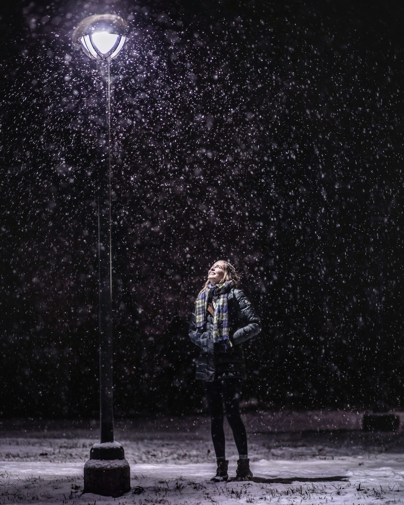light, woman, one person, night, street, lifestyles, dark, snow, beside, warm clothing, standing, young adult, winter, post, snowing, 1080P, streetlight