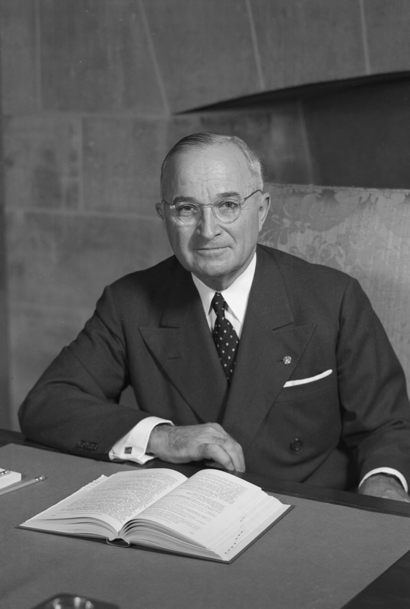 Portrait, men, sitting, truman, people, concepts And Ideas, president, mature adult, harry s truman, adult, arts And Entertainment, table, publication