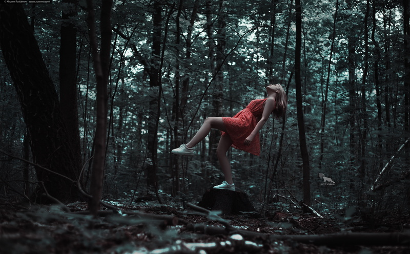 mystic, people, healthy lifestyle, one person, tree, real people, tree trunk, land, outdoors, dream girl, leisure activity, dress, plant, s, adult, mini