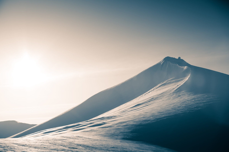 nature, mountain peak, outdoors, Sun, peak, environment, no people, non-urban scene, mountain range, inflatable, snowcapped mountain, blue, tranquil scene