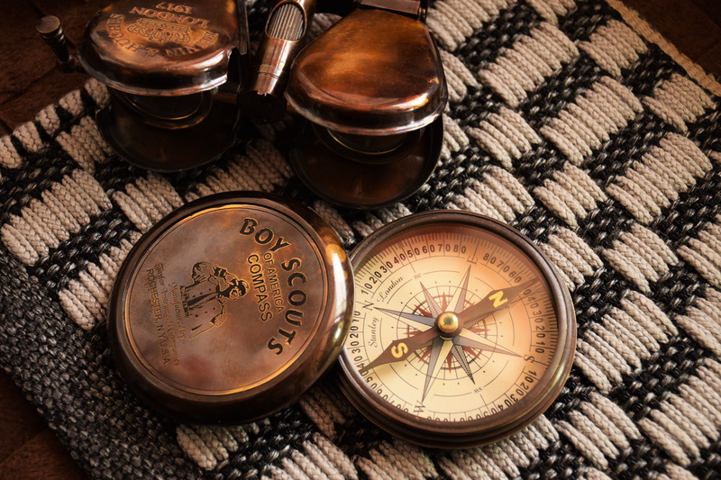close-up, day, white, still life, old-fashioned, guidance, high angle view, number, Compass, navigational compass, antque, direction, group of objects