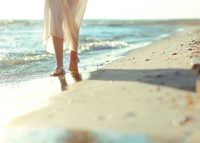 girl, wave, pebbles, 2K, stones, full screen, feet, nature, widescreen, sea, sand, background, mood, beach, HD wallpappers