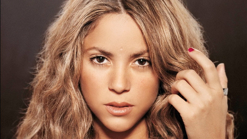 singer, lifestyles, Shakira, hair, celebrity, human face, hairstyle, face, 1080P, women, fashion, front view, blond hair, teenager, body part, indoors