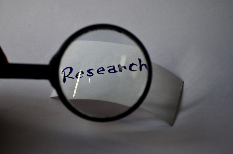 find, information, computer, loupe, gray background, search, shadow, magnifying, geometric shape, magnifying glass, black, indoors, studio shot, discovery