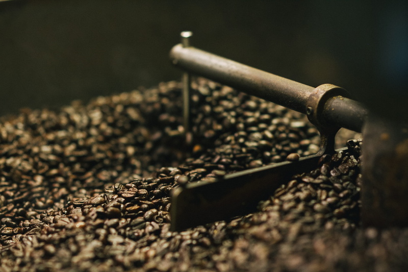 metal, cafe, surface level, roasting, 4K, coffee beans, united states, roasted coffee bean, indoors, dark, food and drink, sunlight, table, close-up, nature