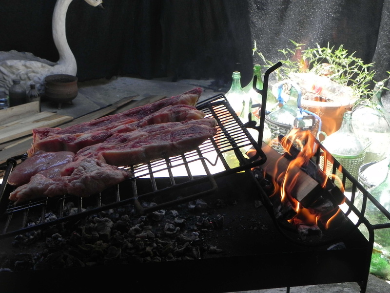 preparing food, beef, meat, food, barbecue, fire, freshness, fuego, red meat, day, carne, preparation, heat - temperature, raw food, 2K, food and drink