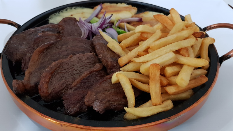 furniture, freshness, fries, platter, ready-to-eat, potato, meat, fried chicken, dish, plate, snack, brazil, pasta, serving size, burger, no people, close-up