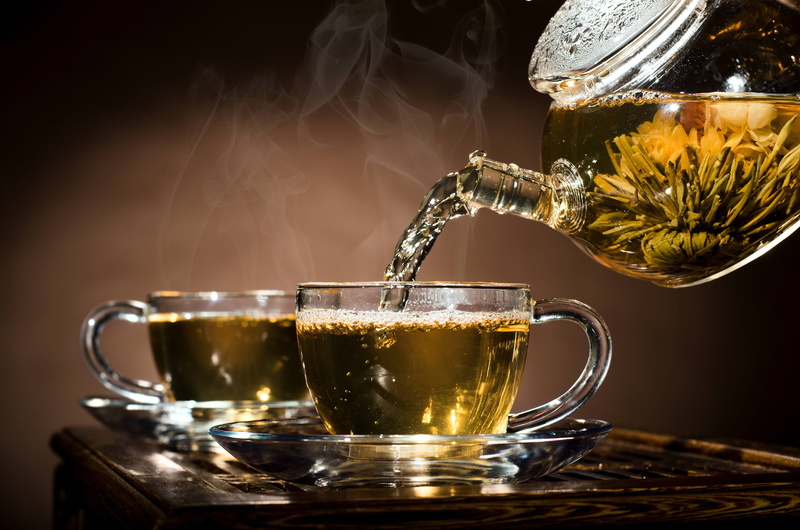 still life, table, clear, cultures, flower, food and drink, beer - Alcohol, brewery, mug, tea, liquid, spill, cup, cups, pub, alcohol, heat - Temperature