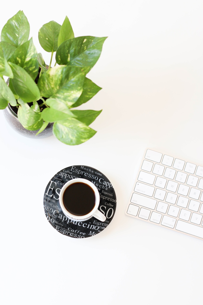 breakfast, drink, computer equipment, directly above, studio shot, coffee, keyboard, indoors, crockery, computer, mug, high angle view, 5K, cup, food and drink
