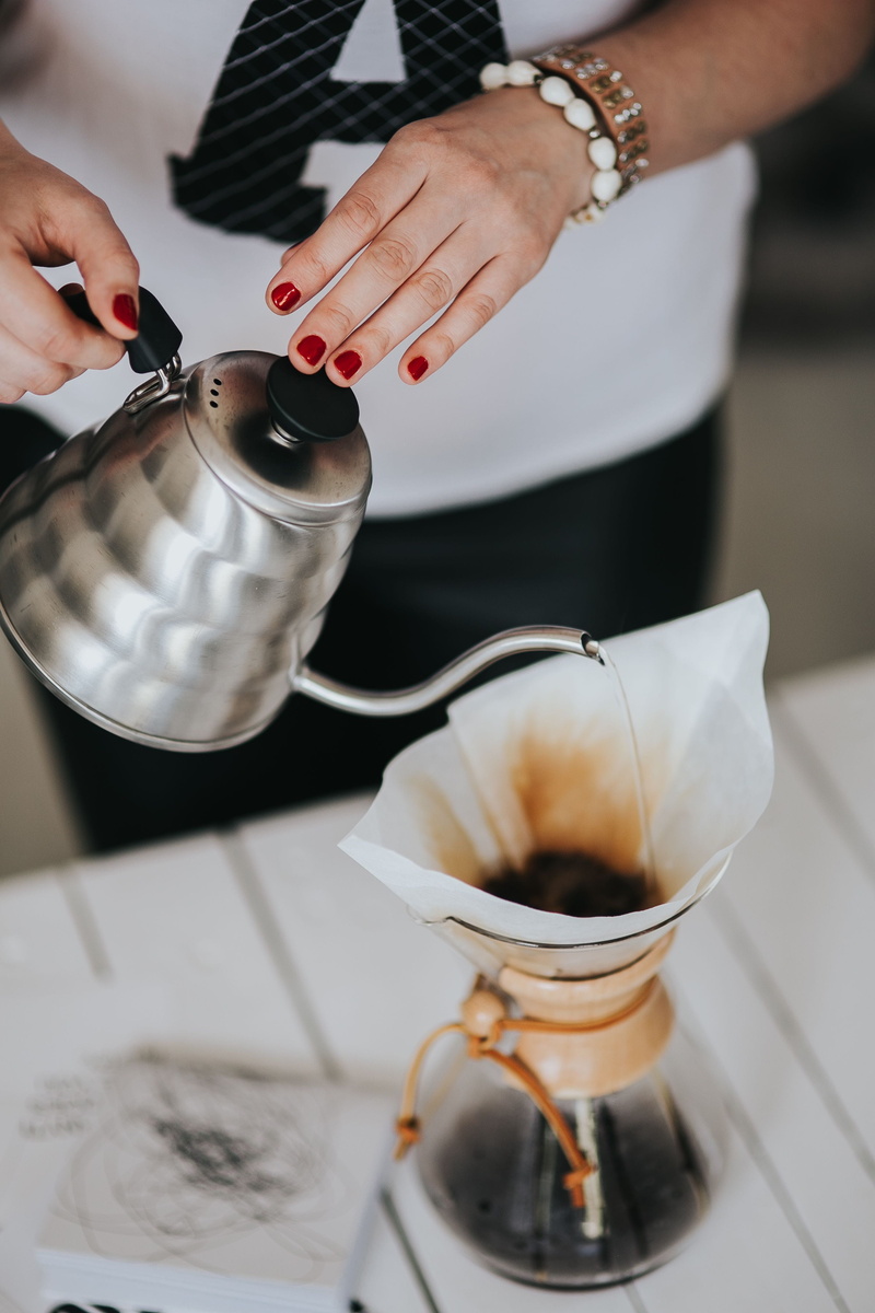 drink, water, men, human Hand, food and drink, adult, cooking, appliance, one woman only, coffee maker, restaurant, hot water, Woman, expresso, 4K, people