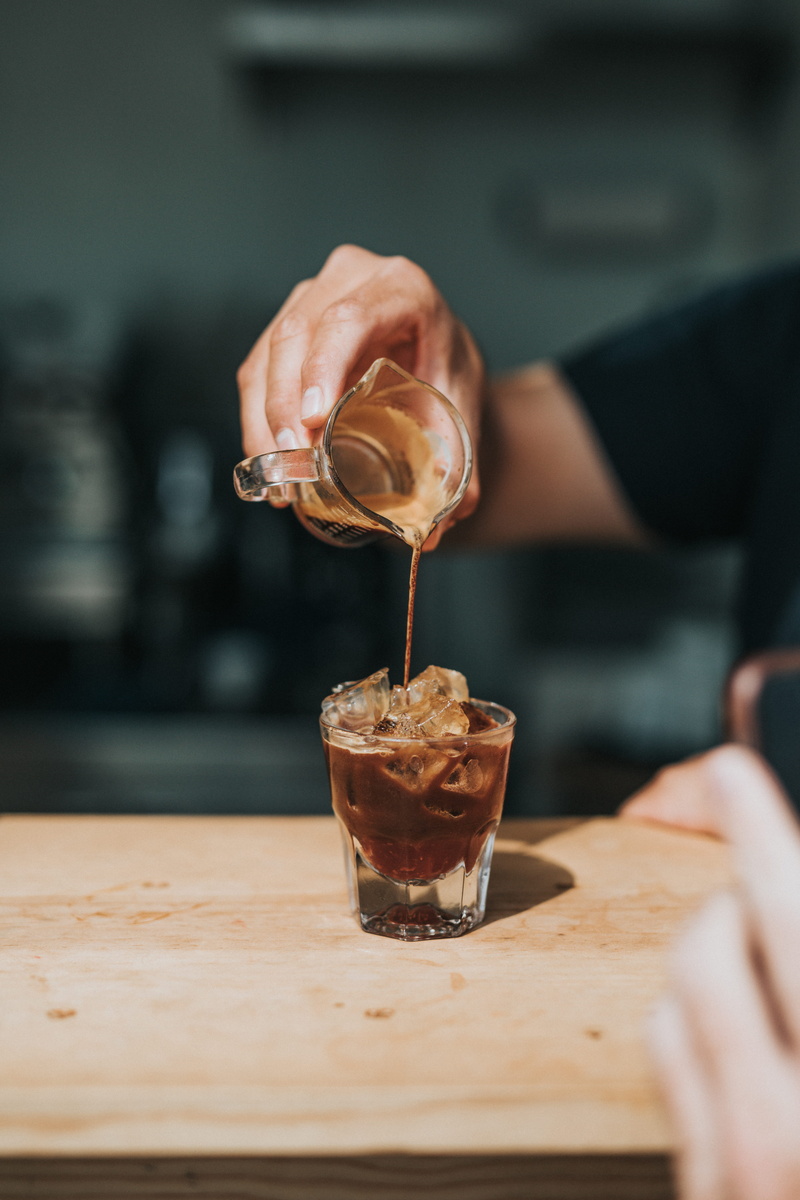 espresso, caffeine, glass, household equipment, liquid, barista, human body part, refreshment, coffee - drink, 5K, freshness, food and drink, iced coffee
