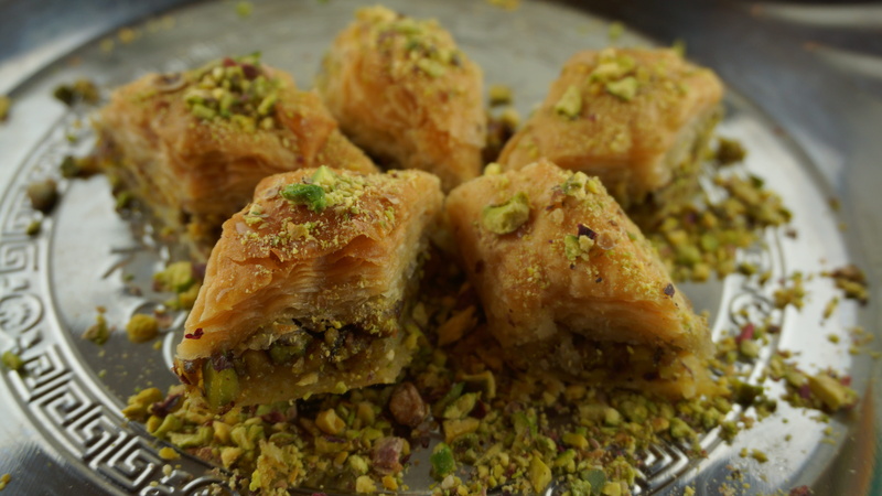 asian food, temptation, plate, wellbeing, meat, ready-to-eat, sweet pastries, indian food, healthy eating, dinner, garnish, snack, focus on foreground