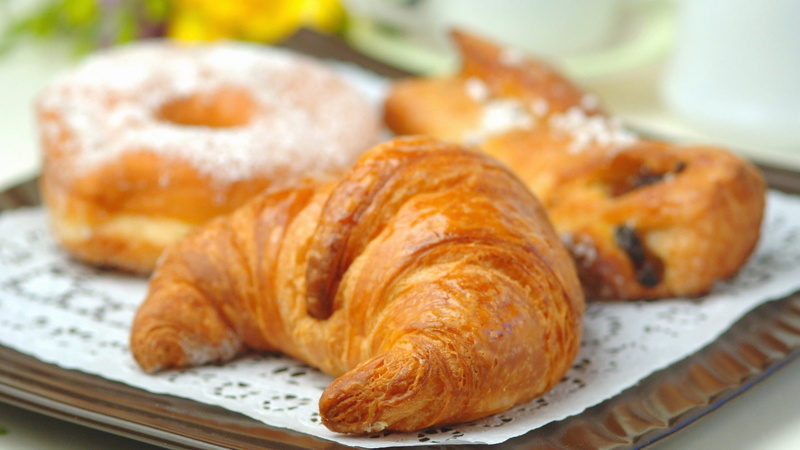french Culture, food And Drink, group of objects, ready-to-eat, snack, plate, breakfast, brioche, 1080P, batch, selective focus, refreshment, morning
