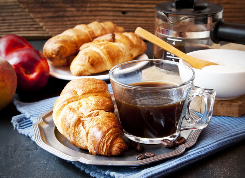 croissants, coffee, cup, 2K, cream, croissant, Breakfast