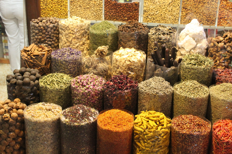 herbal medicine, paprika, large group of objects, in a row, powder, dried food, Spices, assorted, order, Market, turmeric, retail, cinnamon, still life