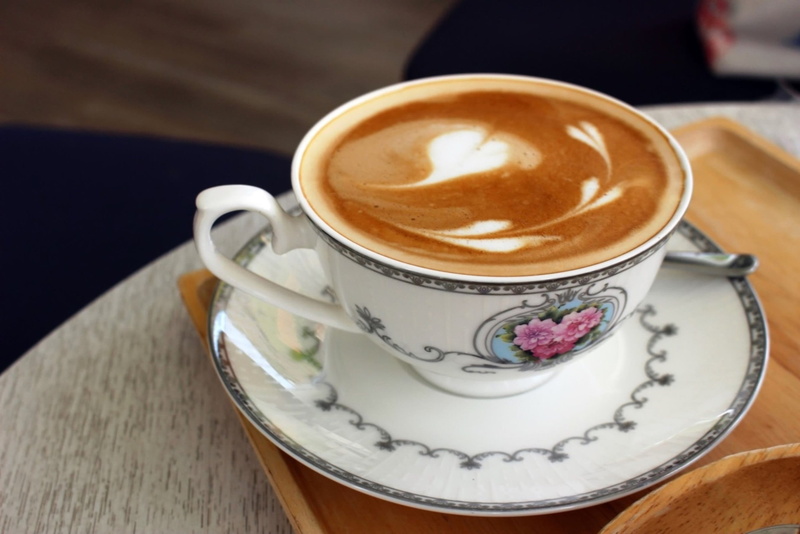 cappuccino, cofee, nobody, classic, drink, saucer, close-up, spoon, coffee, hot drink, style, vintage, coffee cup, focus on foreground, coffee - drink