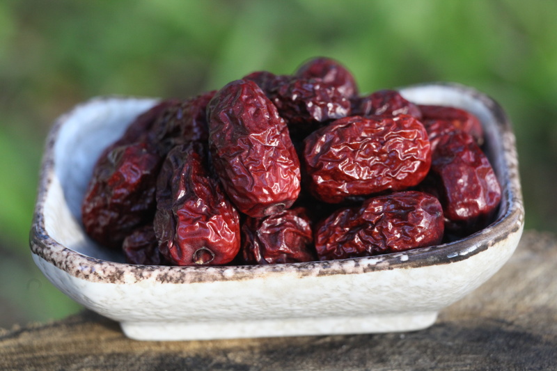 container, food, large group of objects, bowl, Herb, freshness, focus on foreground, table, 5K, food and drink, close-up, Jujube, dried fruit, Chinese