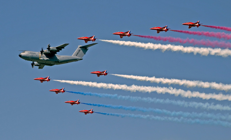 motion, air vehicle, airshow, four-engine, sky, nature, Royal Air Force, Red Arrows, The red arrows, support, skill, cloud - sky, order, 1080P, teamwork