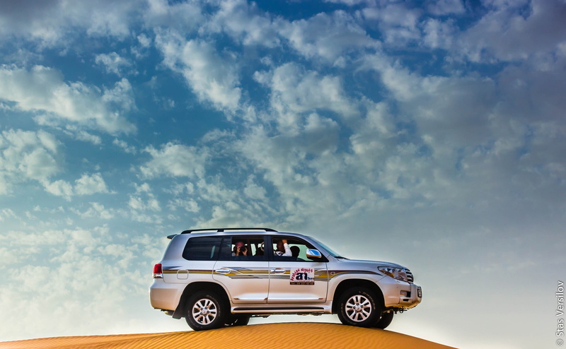 road trip, togetherness, mode of transportation, car, Sands, United Arab Emirates, gray, sky, day, suv, copy space, cloud - sky, land vehicle, middleeast