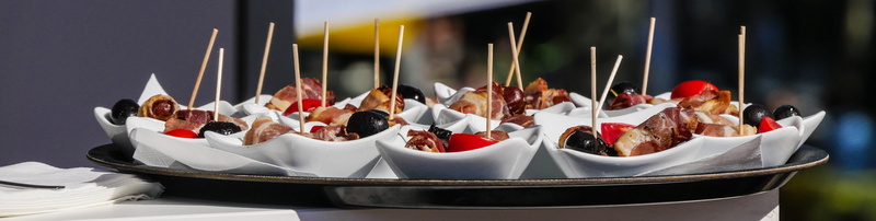 starter, crowd, sport, spectator, trifle, chunks, party snack, panoramic format, tomato, snack, celebration, bacon, finger food, hors doeuvre, buffet, human limb