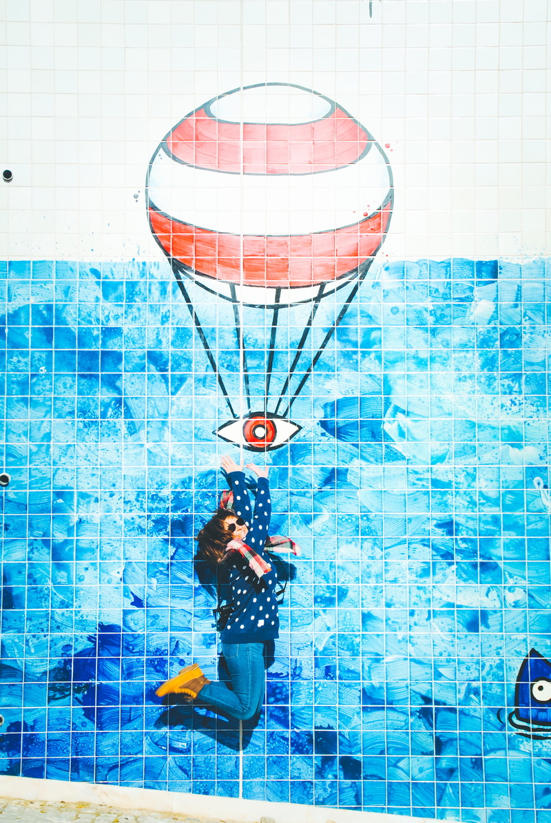 lisboa, happy, males, wall - building feature, adult, lisbon, people, globus, men, pool, grafitty, blue, timberland, day, full length, lifestyles, travel